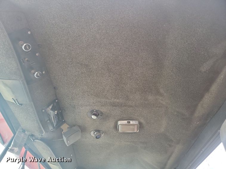 image for item LQ9044 1989 International 9300  semi truck