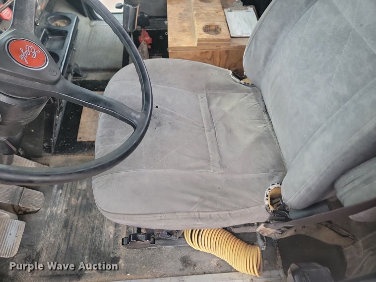 image for item LQ9044 1989 International 9300  semi truck