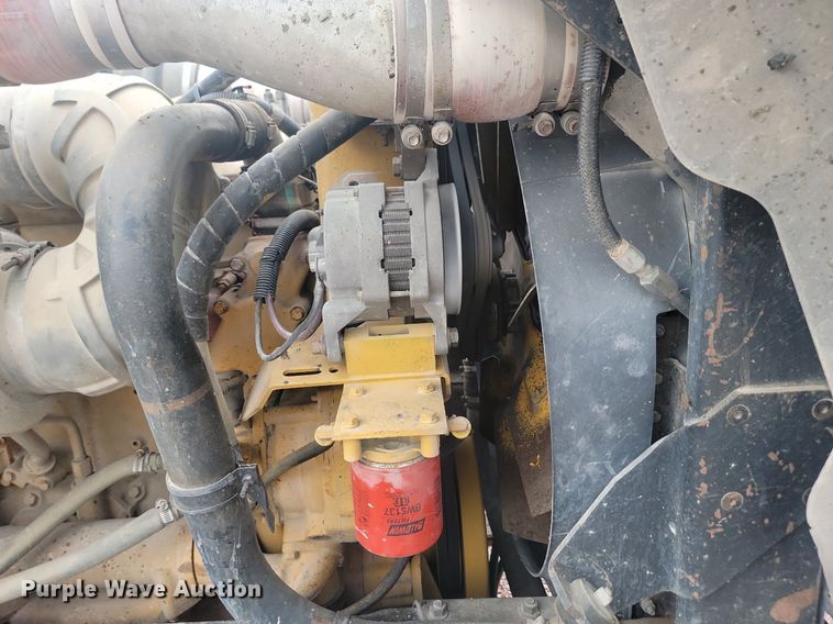 image for item LQ9044 1989 International 9300  semi truck