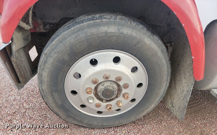 image for item LQ9044 1989 International 9300  semi truck