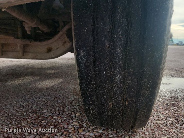 image for item LQ9044 1989 International 9300  semi truck