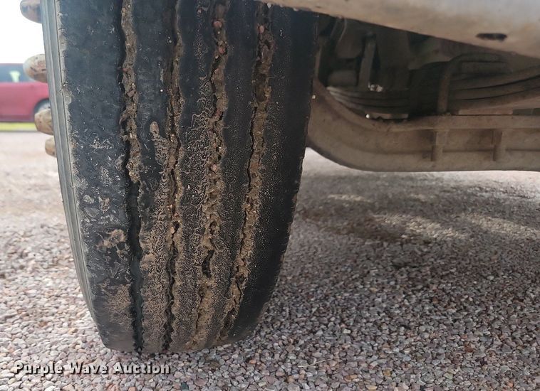 image for item LQ9044 1989 International 9300  semi truck