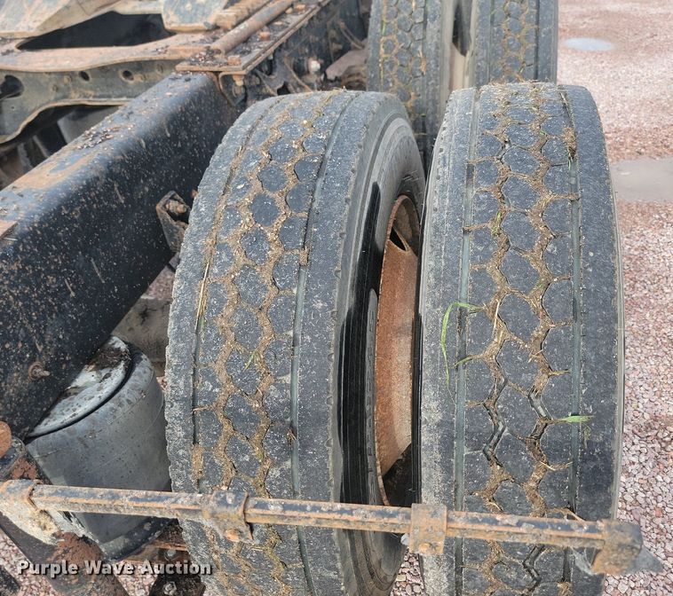 image for item LQ9044 1989 International 9300  semi truck