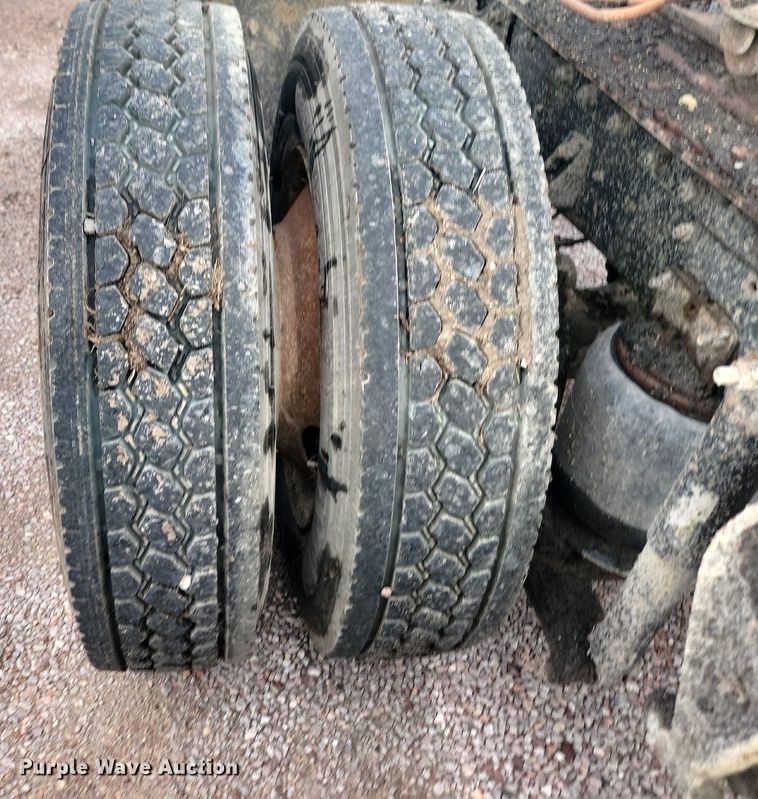 image for item LQ9044 1989 International 9300  semi truck