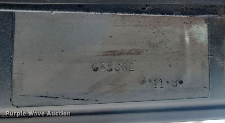 image for item LQ9044 1989 International 9300  semi truck