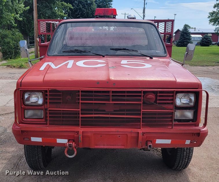 image for item LQ9046 1985 Chevrolet D30  brush fire truck