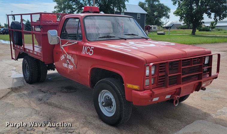 image for item LQ9046 1985 Chevrolet D30  brush fire truck