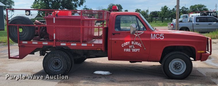 image for item LQ9046 1985 Chevrolet D30  brush fire truck