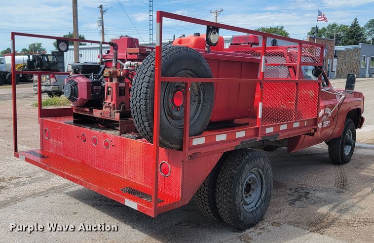 image for item LQ9046 1985 Chevrolet D30  brush fire truck