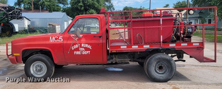 image for item LQ9046 1985 Chevrolet D30  brush fire truck