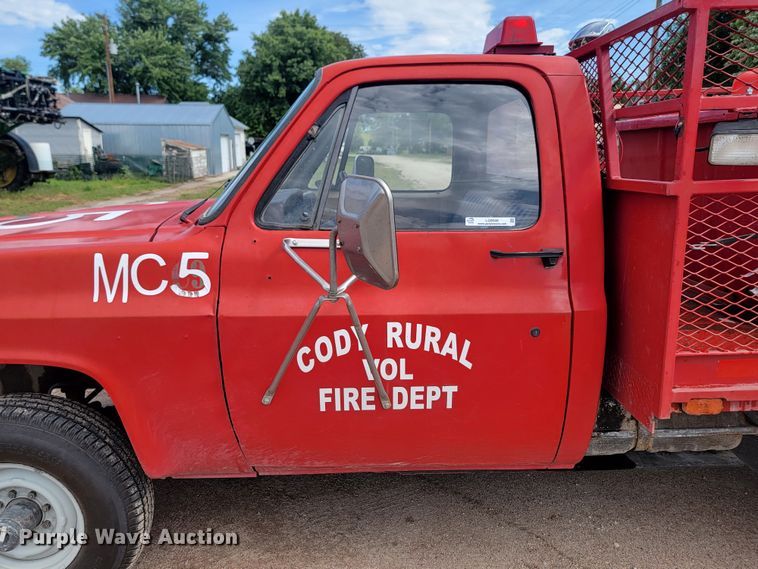 image for item LQ9046 1985 Chevrolet D30  brush fire truck