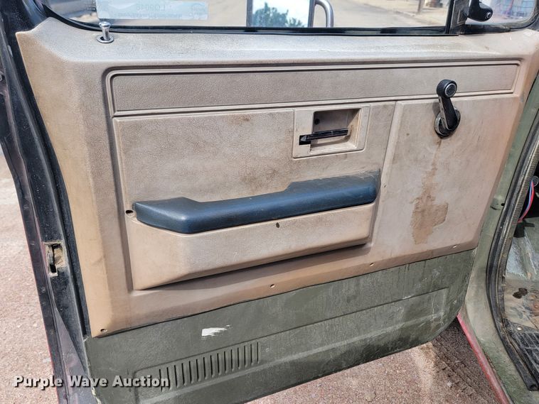 image for item LQ9046 1985 Chevrolet D30  brush fire truck