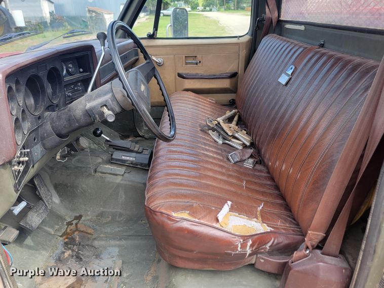 image for item LQ9046 1985 Chevrolet D30  brush fire truck