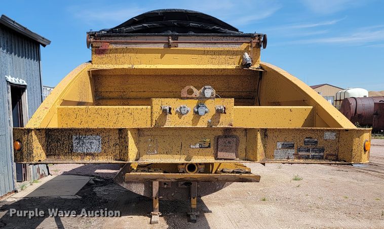 image for item LQ9047 2006 Load King 2066D-37-2  bottom dump trailer
