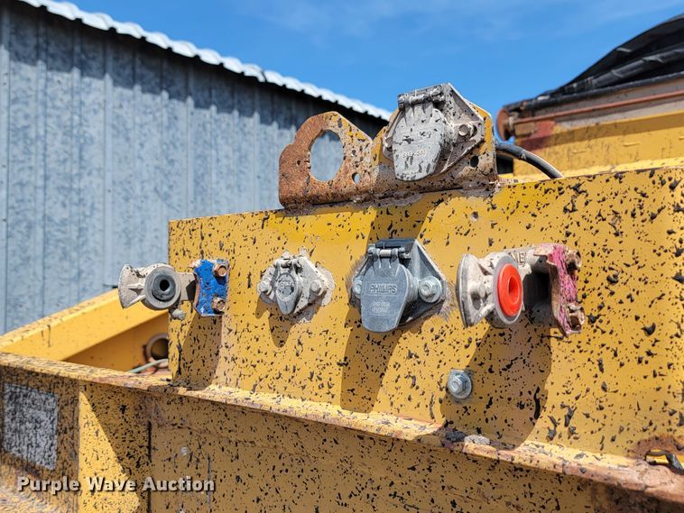 image for item LQ9047 2006 Load King 2066D-37-2  bottom dump trailer