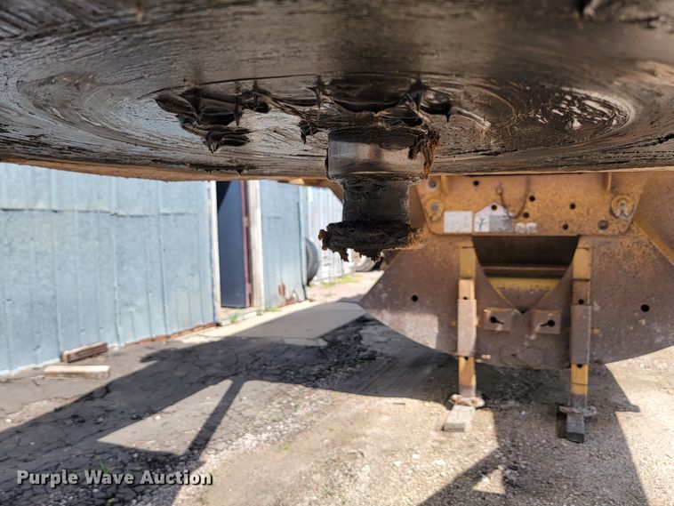 image for item LQ9047 2006 Load King 2066D-37-2  bottom dump trailer