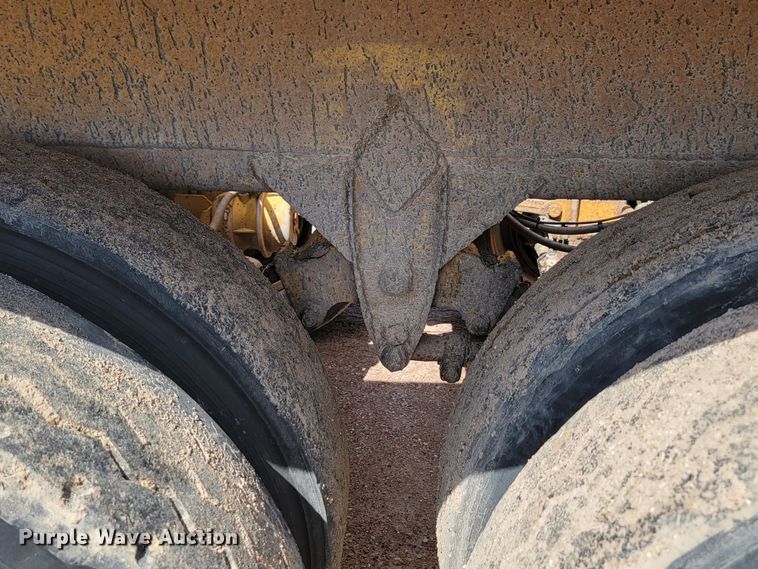 image for item LQ9047 2006 Load King 2066D-37-2  bottom dump trailer