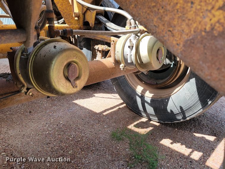 image for item LQ9047 2006 Load King 2066D-37-2  bottom dump trailer