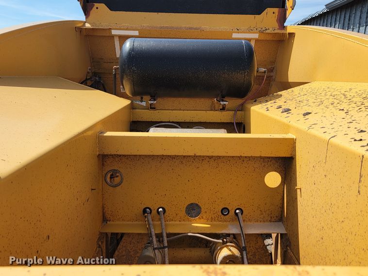 image for item LQ9047 2006 Load King 2066D-37-2  bottom dump trailer