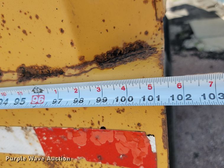 image for item LQ9047 2006 Load King 2066D-37-2  bottom dump trailer