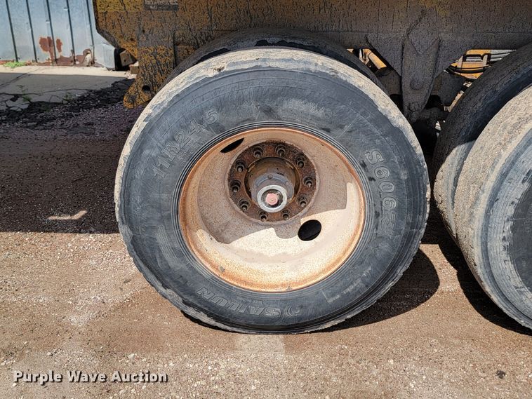 image for item LQ9047 2006 Load King 2066D-37-2  bottom dump trailer