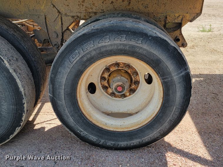 image for item LQ9047 2006 Load King 2066D-37-2  bottom dump trailer