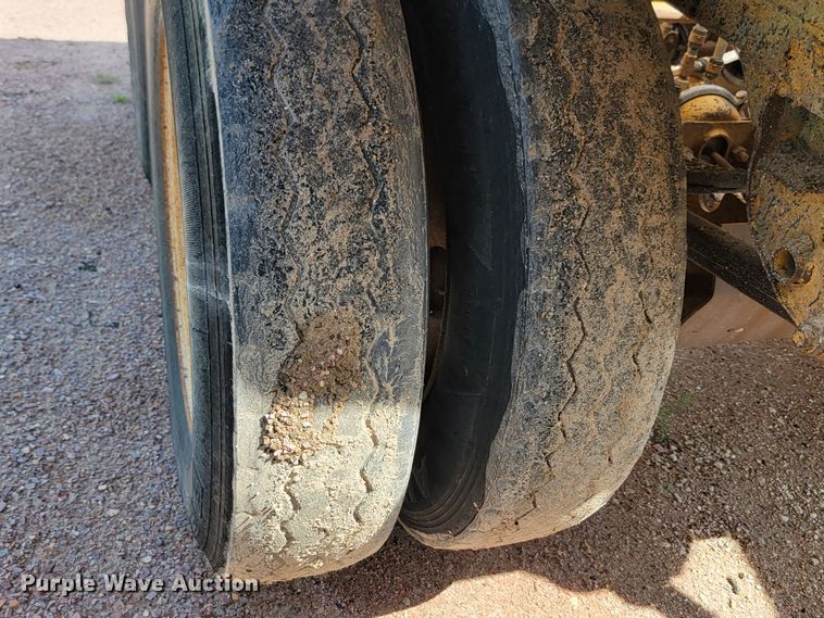 image for item LQ9047 2006 Load King 2066D-37-2  bottom dump trailer