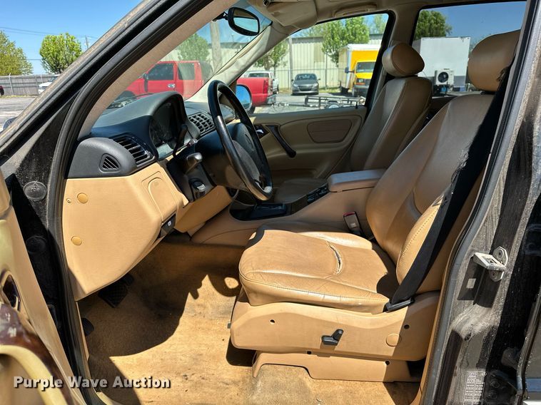 image for item LR9682 1999 Mercedes Benz ML320  SUV