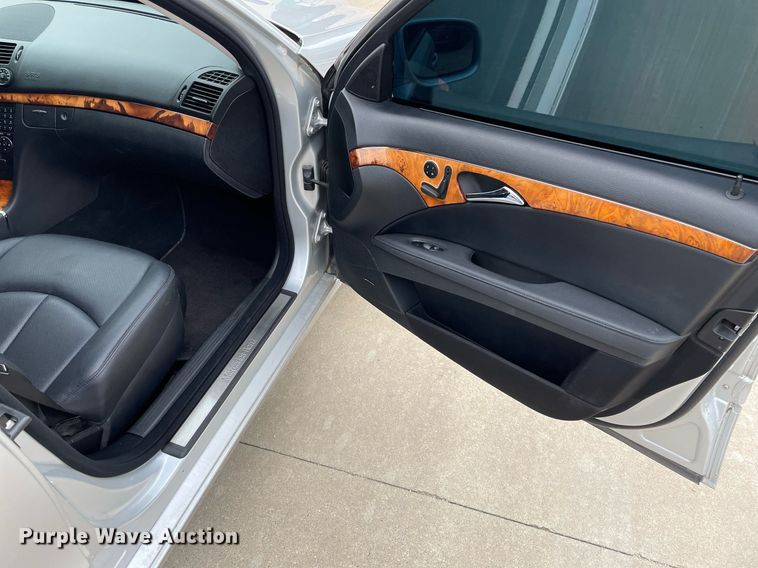 image for item LS9466 2009 Mercedes Benz E 350 4Matic