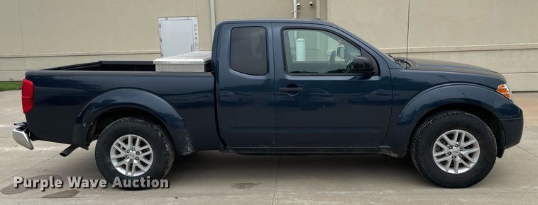 image for item LS9467 2018 Nissan Frontier SV  King Cab pickup truck