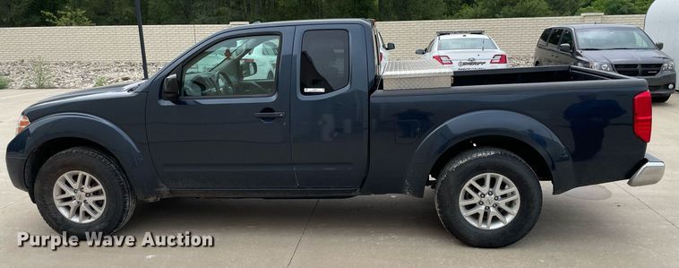 image for item LS9467 2018 Nissan Frontier SV  King Cab pickup truck