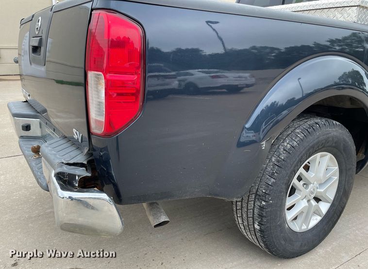 image for item LS9467 2018 Nissan Frontier SV  King Cab pickup truck