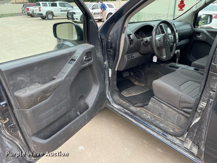 image for item LS9467 2018 Nissan Frontier SV  King Cab pickup truck