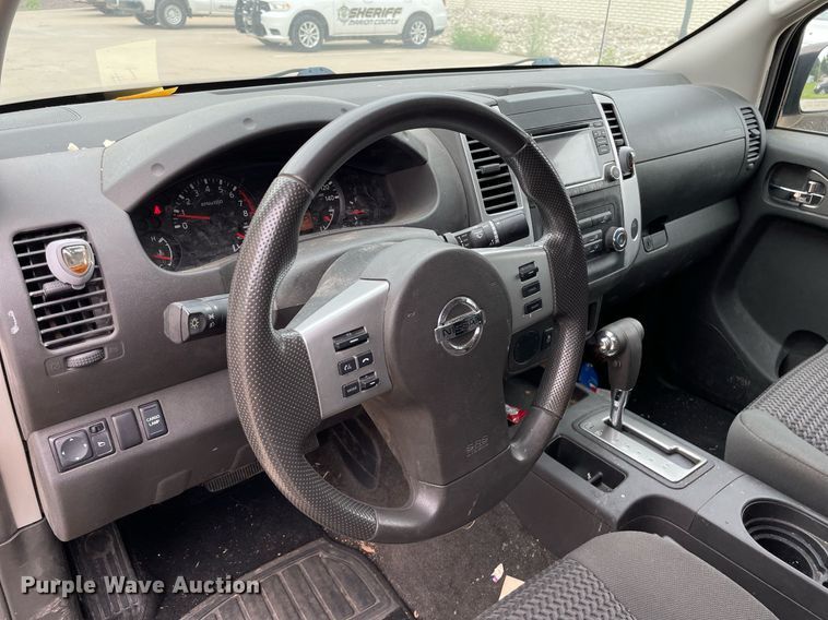 image for item LS9467 2018 Nissan Frontier SV  King Cab pickup truck