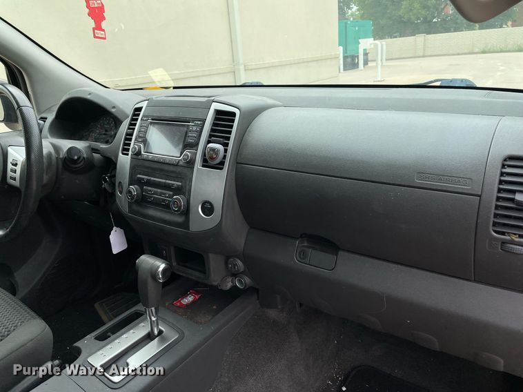 image for item LS9467 2018 Nissan Frontier SV  King Cab pickup truck