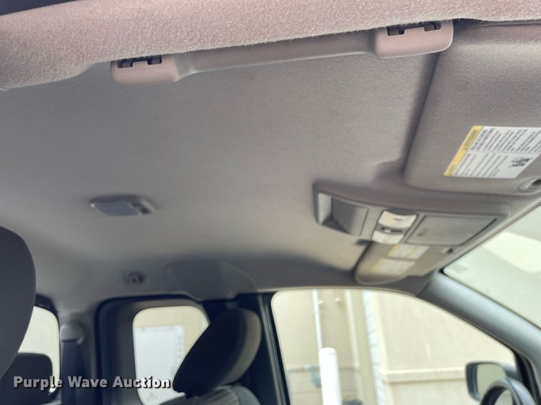 image for item LS9467 2018 Nissan Frontier SV  King Cab pickup truck