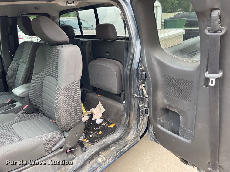 image for item LS9467 2018 Nissan Frontier SV  King Cab pickup truck