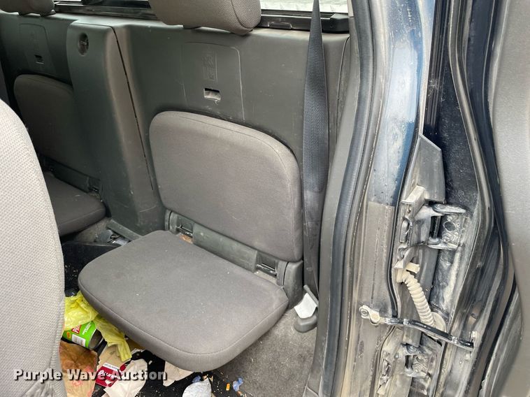 image for item LS9467 2018 Nissan Frontier SV  King Cab pickup truck