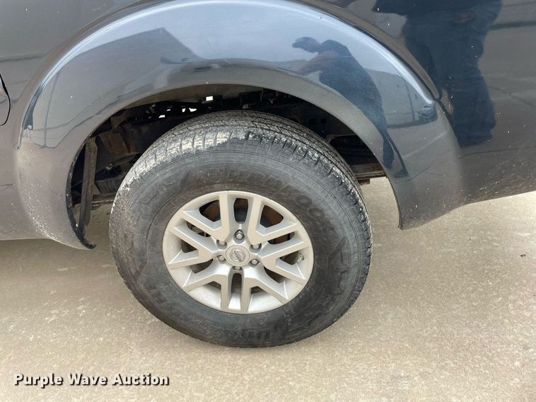 image for item LS9467 2018 Nissan Frontier SV  King Cab pickup truck