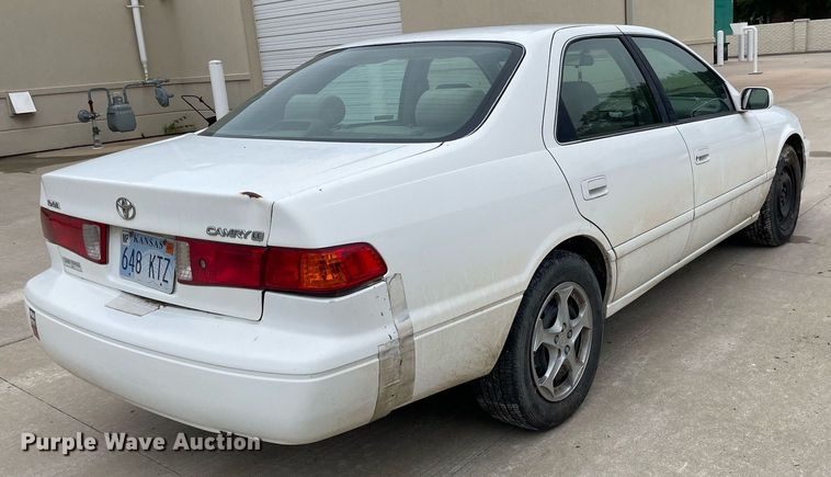 image for item LS9468 2000 Toyota Camry LE