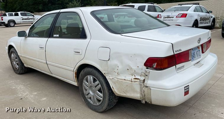 image for item LS9468 2000 Toyota Camry LE