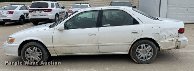 image for item LS9468 2000 Toyota Camry LE