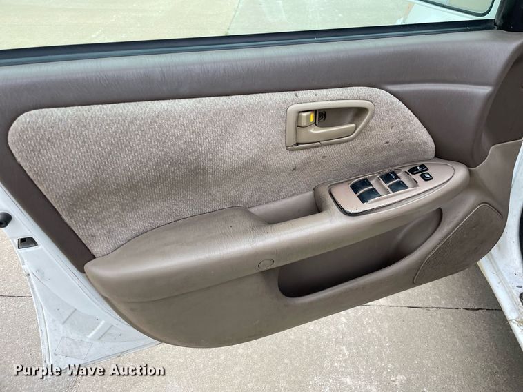 image for item LS9468 2000 Toyota Camry LE