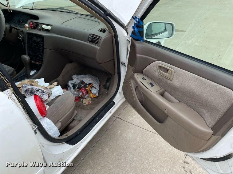 image for item LS9468 2000 Toyota Camry LE