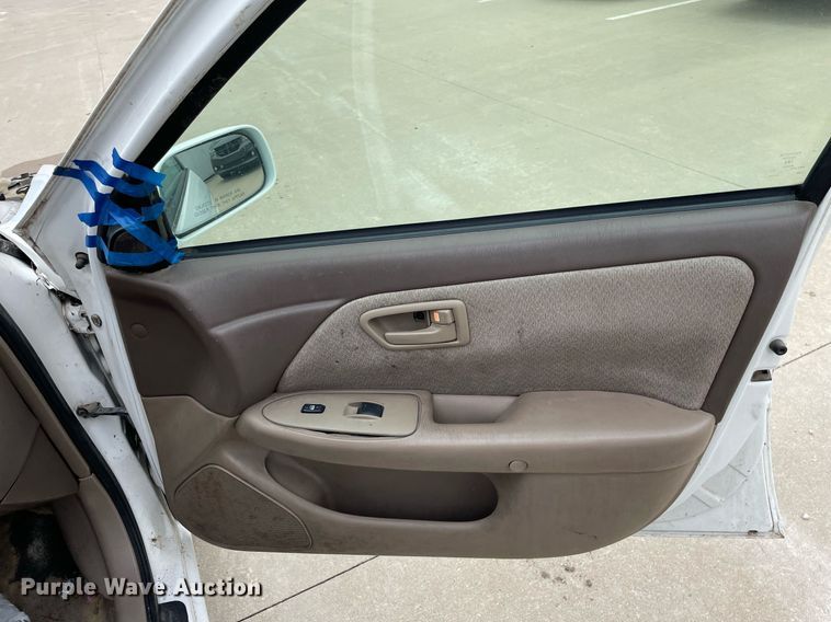 image for item LS9468 2000 Toyota Camry LE