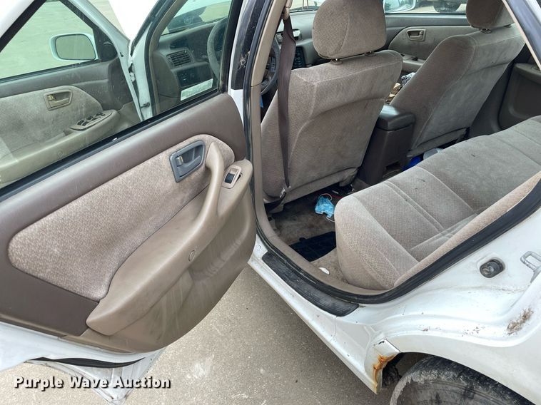 image for item LS9468 2000 Toyota Camry LE