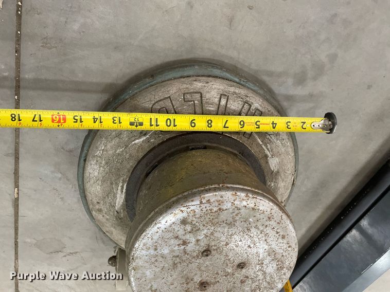 image for item LS9481 Household items