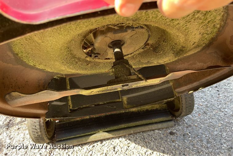 image for item LS9492 Lawn equipment