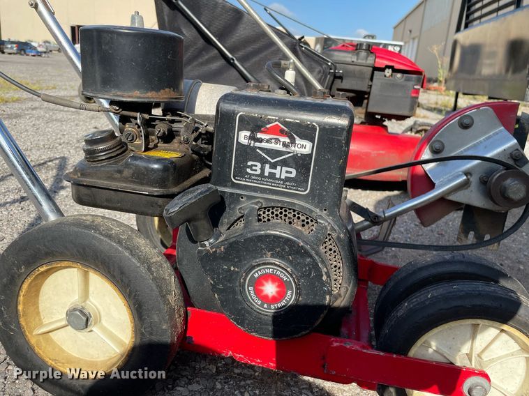 image for item LS9492 Lawn equipment