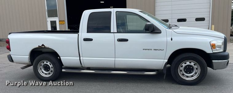 image for item LS9499 2007 Dodge Ram 1500  Quad Cab pickup truck